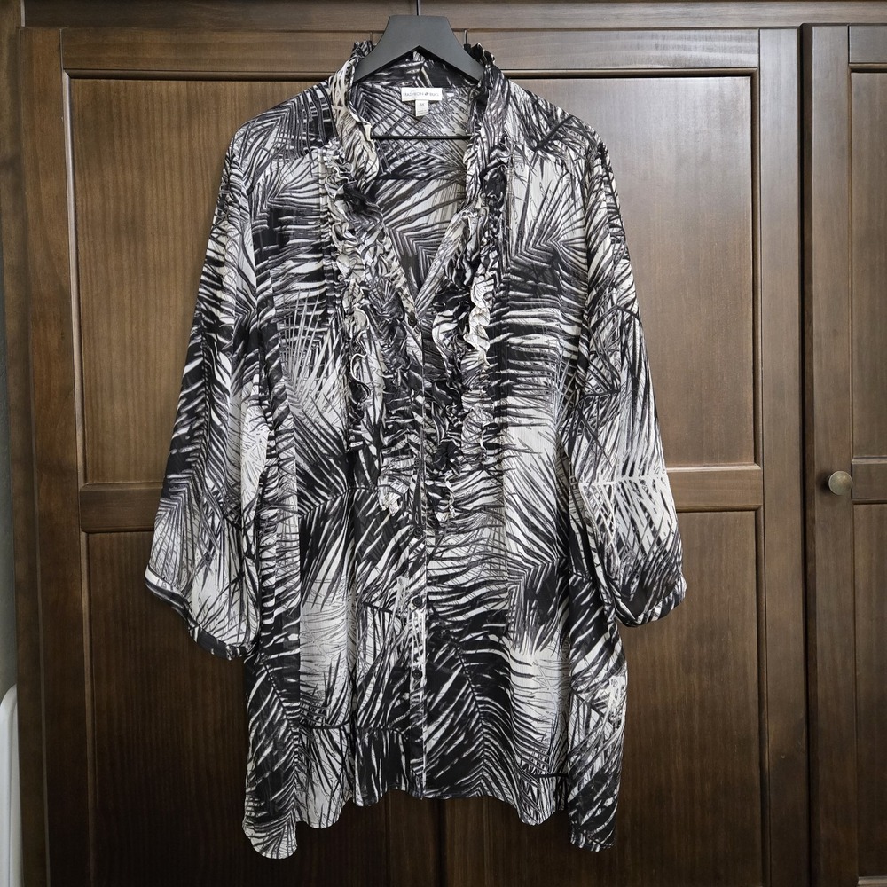 Fashion Bug Blouse Womens 4X Black White Geometric Botanical Ruffle Button Up